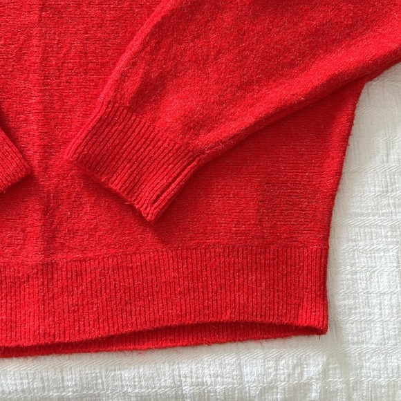 Red H&M sweater - Picture 3 of 6